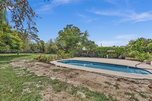 5088 2nd Rd, Lake Worth, FL 33467