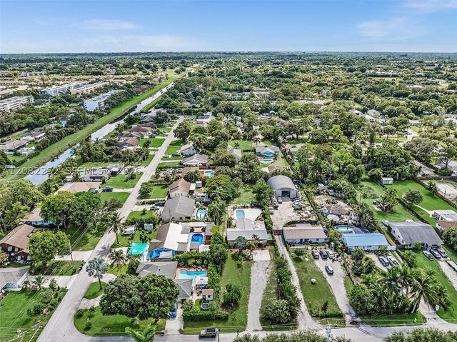 5088 2nd Rd, Lake Worth, FL 33467