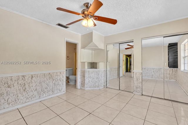 5088 2nd Rd, Lake Worth, FL 33467