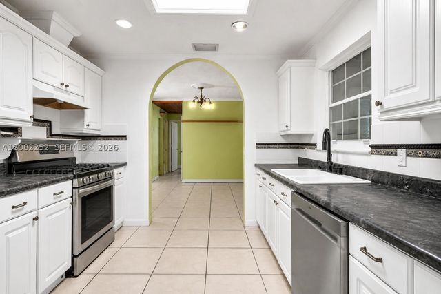 5088 2nd Rd, Lake Worth, FL 33467