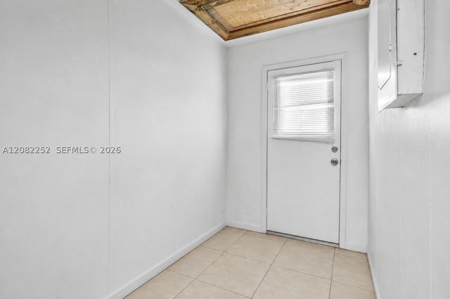 5088 2nd Rd, Lake Worth, FL 33467