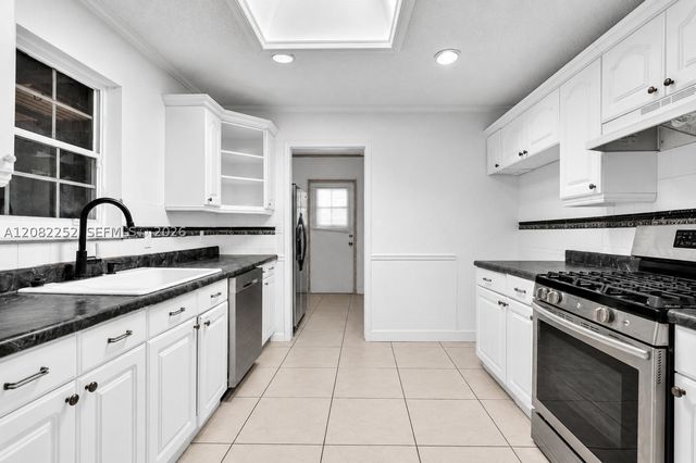 5088 2nd Rd, Lake Worth, FL 33467