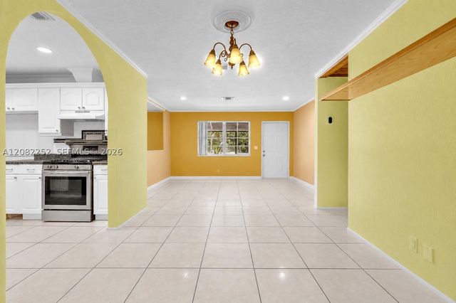 5088 2nd Rd, Lake Worth, FL 33467