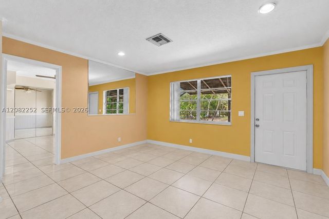 5088 2nd Rd, Lake Worth, FL 33467