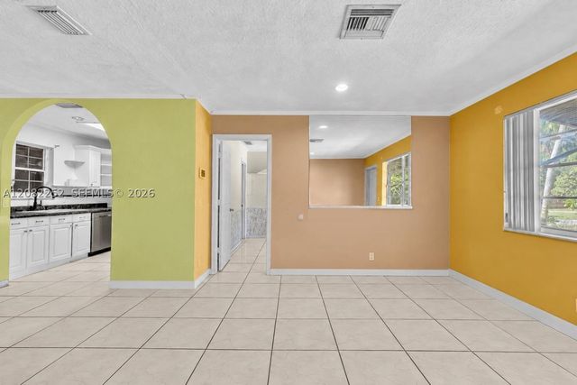 5088 2nd Rd, Lake Worth, FL 33467