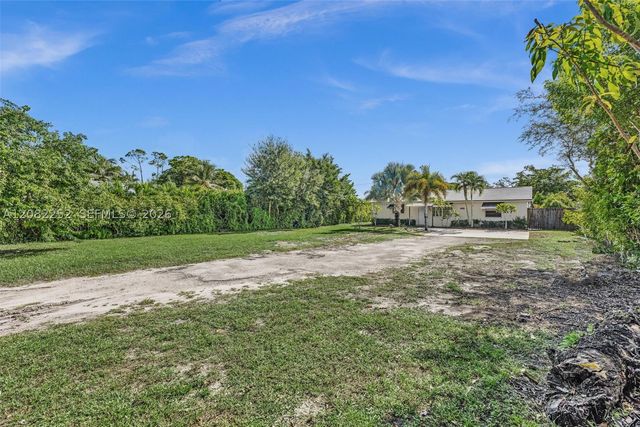 5088 2nd Rd, Lake Worth, FL 33467