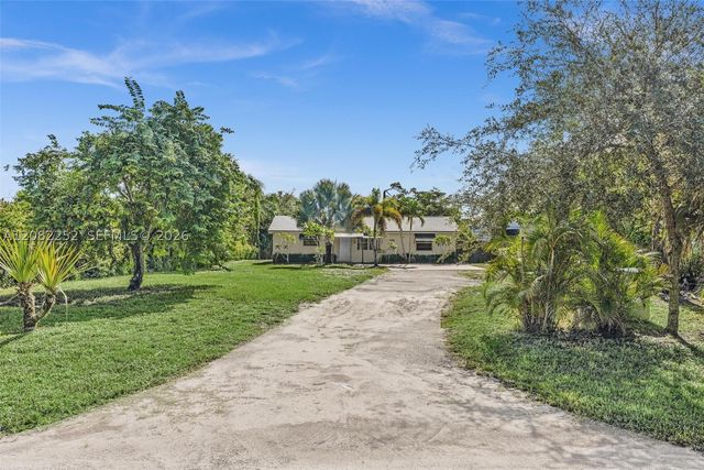 5088 2nd Rd, Lake Worth, FL 33467
