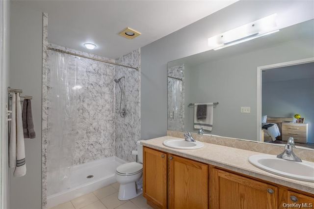 7 Summerfield Lane S 7, Aquebogue, NY 11901