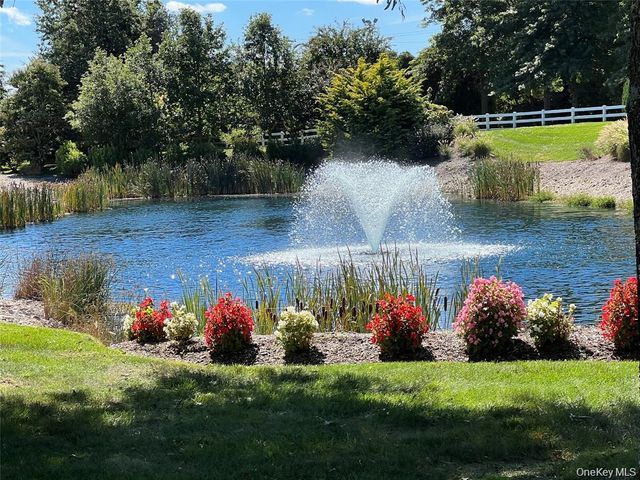 7 Summerfield Lane S 7, Aquebogue, NY 11901