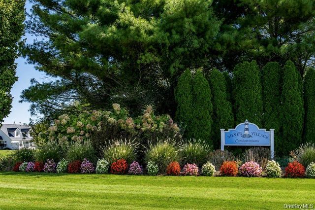 7 Summerfield Lane S 7, Aquebogue, NY 11901