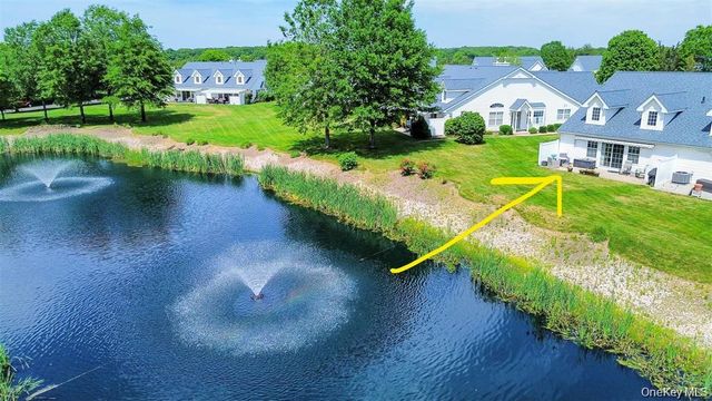 7 Summerfield Lane S 7, Aquebogue, NY 11901