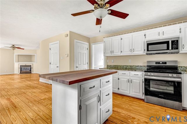 6425 Somerton Pl, Sandston, VA 23150