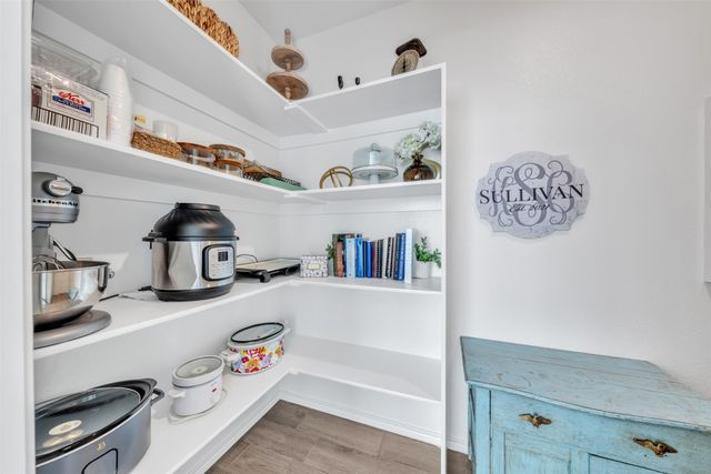 2933 Dixondale Drive, Fort Worth, TX 76108