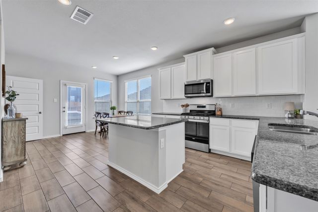 2933 Dixondale Drive, Fort Worth, TX 76108