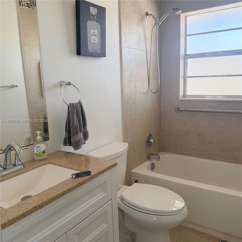 7500 NW 5th Pl 204, Margate, FL 33063