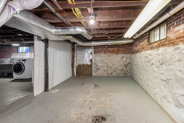 77 Verona St, Lynn, MA 01904
