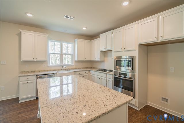 4879 Donner Ct, Quinton, VA 23141