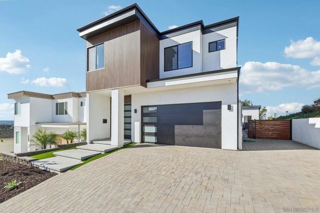 1860 Illion, San Diego, CA 92110