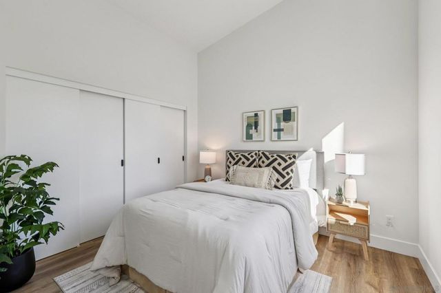 1860 Illion, San Diego, CA 92110