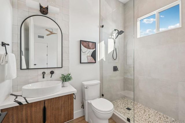 1860 Illion, San Diego, CA 92110