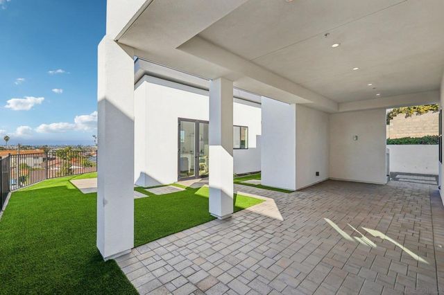 1860 Illion, San Diego, CA 92110