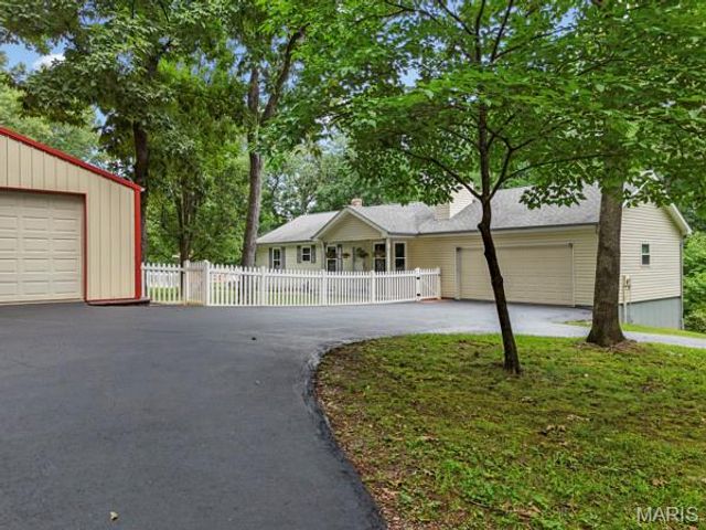 324 Bridlewood Road, Festus, MO 63028