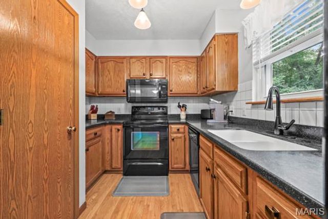 324 Bridlewood Road, Festus, MO 63028