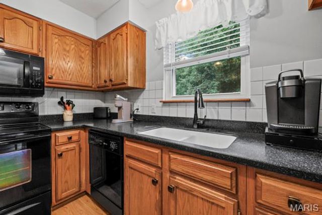324 Bridlewood Road, Festus, MO 63028