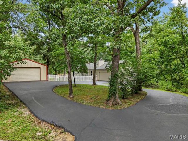 324 Bridlewood Road, Festus, MO 63028