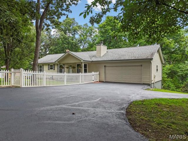 324 Bridlewood Road, Festus, MO 63028