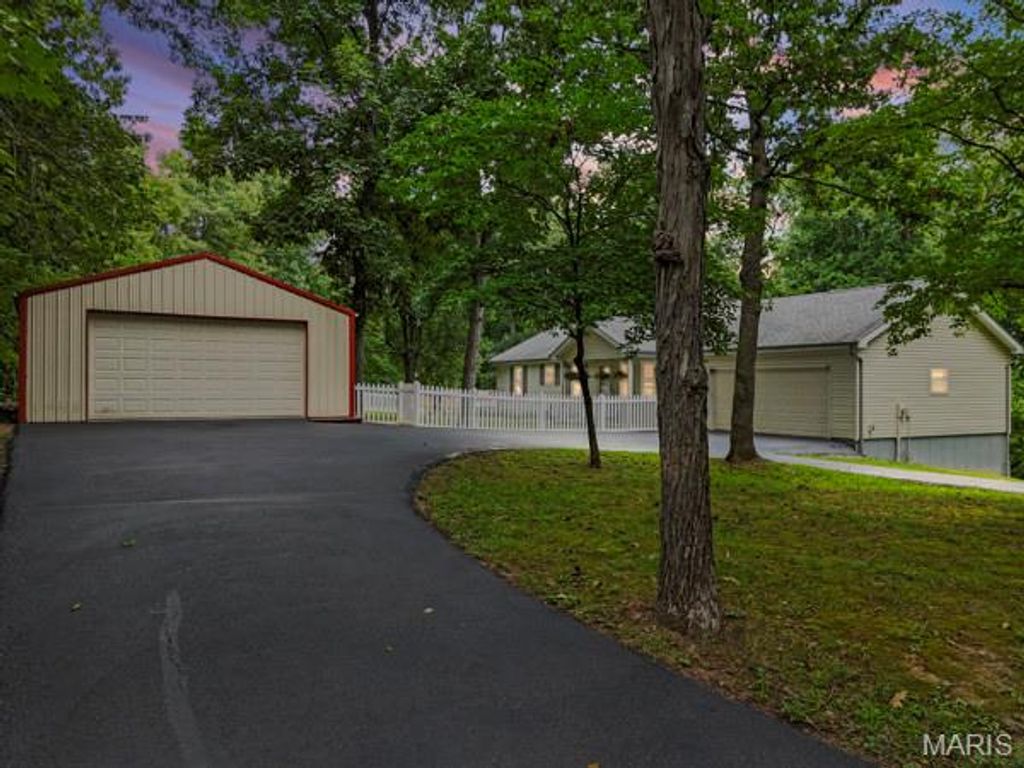 324 Bridlewood Road, Festus, MO 63028