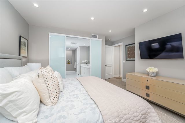 3043 Scholarship, Irvine, CA 92612