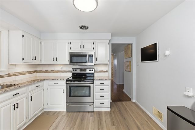 2443 Saunders Station Rd, Monroeville, PA 15146