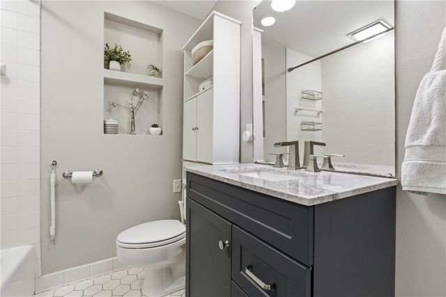 2443 Saunders Station Rd, Monroeville, PA 15146