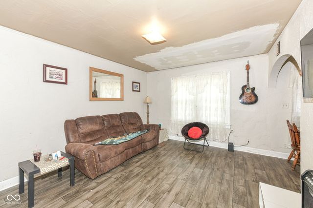 1120 E 30th Street, Anderson, IN 46016