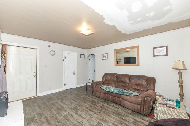 1120 E 30th Street, Anderson, IN 46016