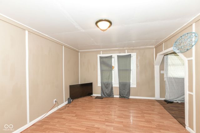 1120 E 30th Street, Anderson, IN 46016
