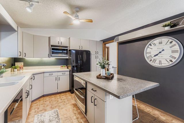 3333 Lake Johanna Boulevard, Arden Hills, MN 55112