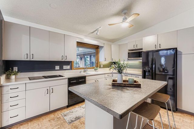 3333 Lake Johanna Boulevard, Arden Hills, MN 55112