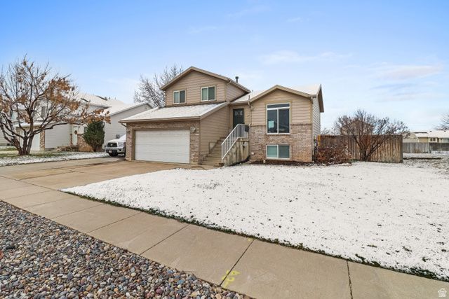 1643 N 2225 W, Clinton, UT 84015