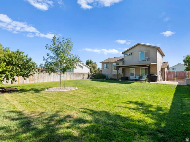1643 N 2225 W, Clinton, UT 84015