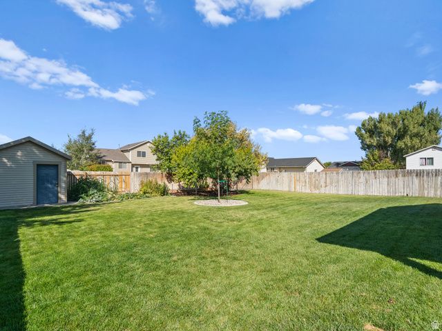 1643 N 2225 W, Clinton, UT 84015