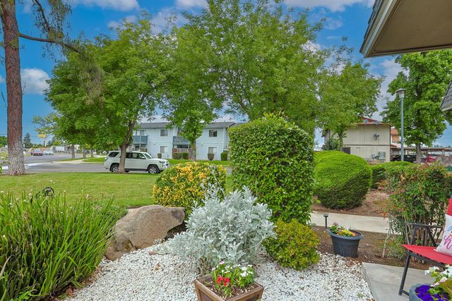 1670 W North Bear Creek Dr, Merced, CA 95348