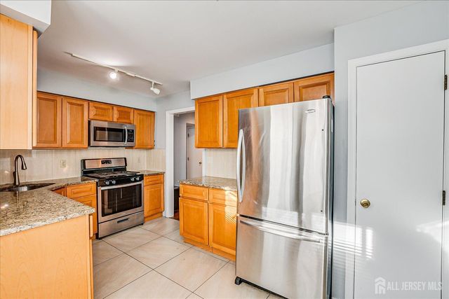 2102 Amanda Court, Piscataway, NJ 08854