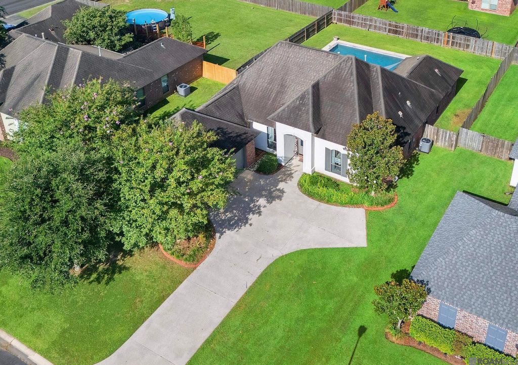 14020 West Creek Dr, Gonzales, LA 70737