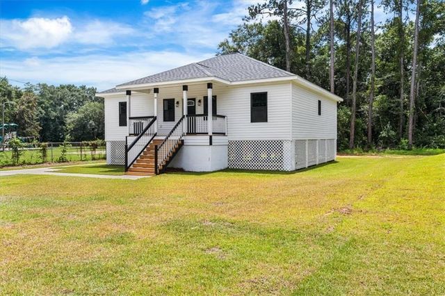 111 Bethel Forest S Drive, Saraland, AL 36571