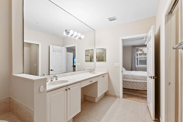 1033 NE 17th Way 2003, Fort Lauderdale, FL 33304