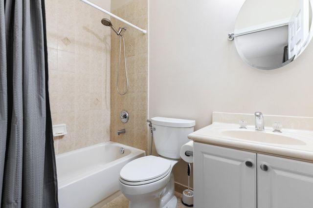 1033 NE 17th Way 2003, Fort Lauderdale, FL 33304