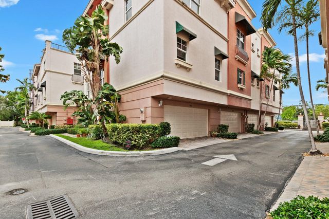 1033 NE 17th Way 2003, Fort Lauderdale, FL 33304