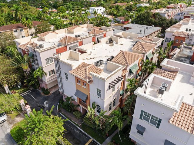 1033 NE 17th Way 2003, Fort Lauderdale, FL 33304